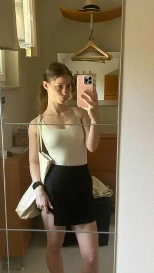 Nazlı - Ataşehir Escort