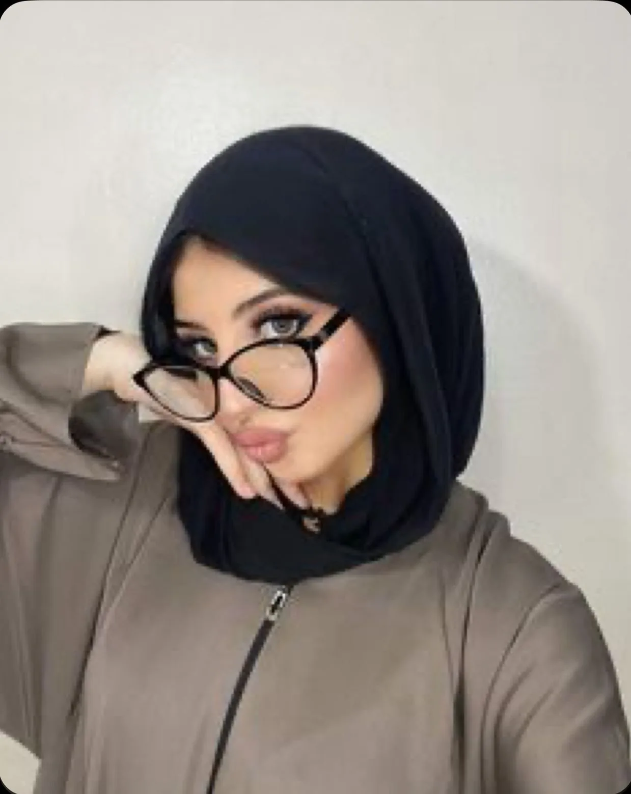 Acelya - Ataşehir Escort
